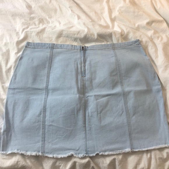 PLUS SIZE JEAN SKIRT - Picture 2 of 2
